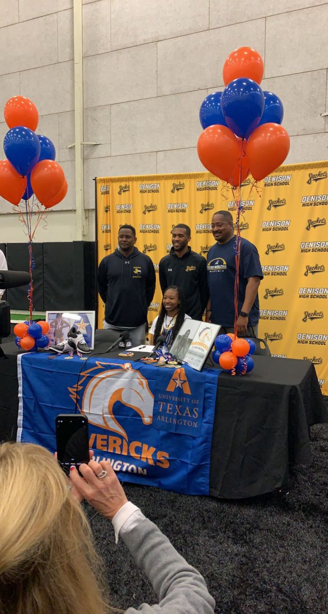 happy father’s day to my coaches that always treated me like a daughter thank y’all 🖤 <a href="/slmjr11/">Stanley Morrison</a> <a href="/LuperJoel/">Loop</a> <a href="/Coach_DRhodes/">Dale Rhodes</a>