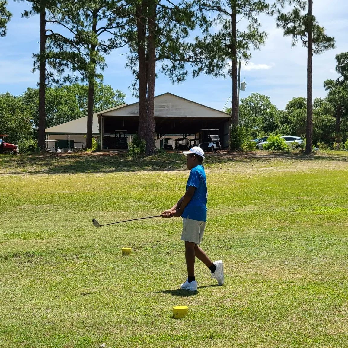 aperfswingyouth's tweet photo. Great #Saturday youth #golf and celebration of our 2022 high school graduate Alyssa McKnight!!
Huge thanks to our youth coordinators, sponsors, volunteers, Board members, parents, and youth!
#aperfectswing #Kingstree #KingstreeSC #KingstreeJrGolf #KingstreeGolf #charlottegolf https://t.co/Bk52DJmreP