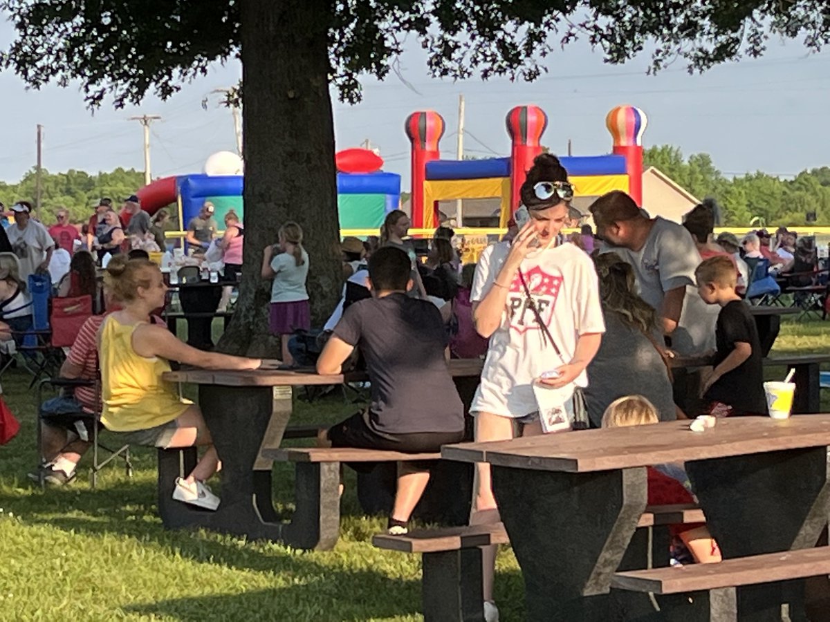 jaywasson's tweet photo. Attended two great events on Saturday, the Sertoma Duck Race Festival in Ozark and the Seymour July 4th celebration. Now it’s time to put together more yard signs thanks to all of our great supporters taking so many home with them. https://t.co/hLjJUhvyDa