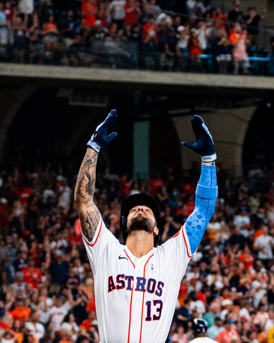 astros's tweet photo. Big league swingin'. https://t.co/jT6fqcjeZb