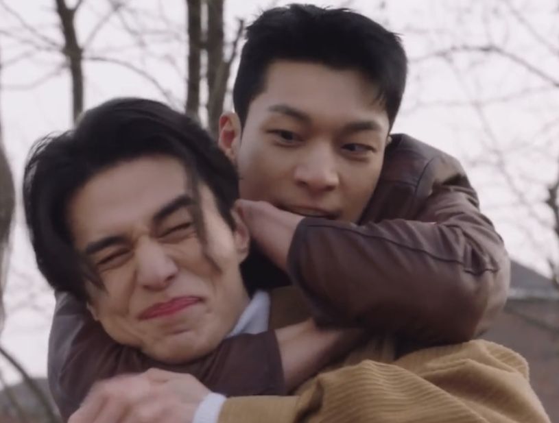 — Idiota, ¿Por qué supones que pienso que serías mal padre? Me dan ganas de golpearte.