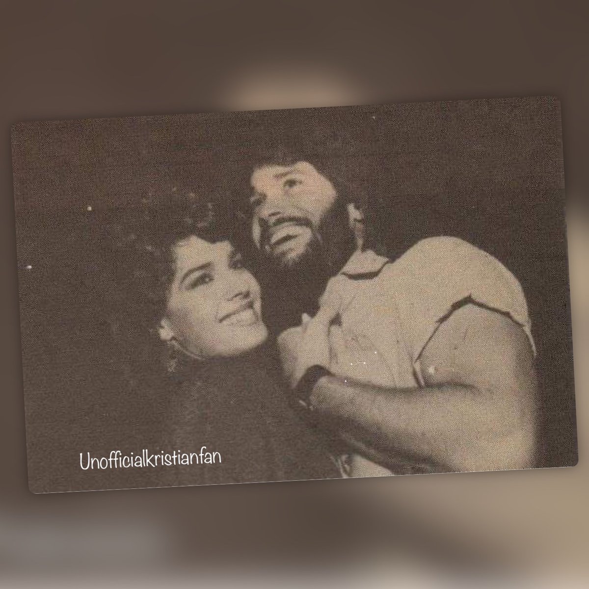 KristianClub's tweet photo. Happy #turnbacktuesday Everyone!💫
✨ “Life is not about being rich, being popular, being highly educated or being perfect. It’s about being real, humble and kind.”
#kristianalfonso #peterreckell #days #teambope #boandhope #beyondsalem #peacocktv #quotes #humble #kind https://t.co/2kbh0X7lJx