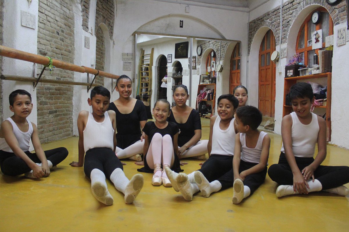 MuseoBiciPuebla's tweet photo. Academia de Ballet del Museo de la Bicicleta.
Fotografías de @diaz_bibiana
#DanceMW #DanzaMW
Los nuevos talentos que muy pronto podrán el nombre de #Mexico en alto.
#Ballet #DanzaVisible #MuseumWeek
Gracias @MuseumWeek y @UNESCO
Nos vemos el próximo año. https://t.co/1K4mYdS0pd