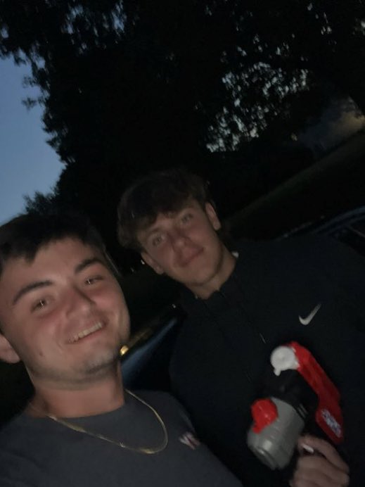 boroassassin22's tweet photo. Connor with the only kill of the round❗️Unless there is another kill tonight Connor will get the #1 Victory Royale https://t.co/ZX7XMgMAnp