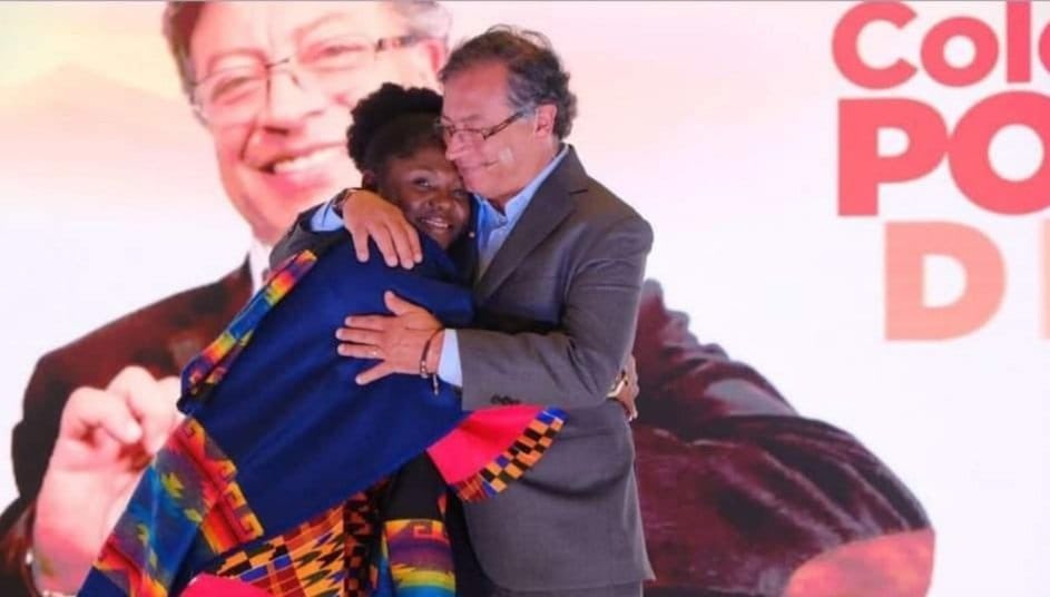 AlbertoAnayaGt's tweet photo. Triunfo histórico de Gustavo Petro @petrogustavo y Francia Márquez, el primer gobierno de izquierda en Colombia, importante y decisivo para el pueblo colombiano y la patria grande nuestra América.

Reciban mis más sinceras felicitaciones Presidente y Vicepresidenta electos🇨🇴 https://t.co/9tn9y2RZwI