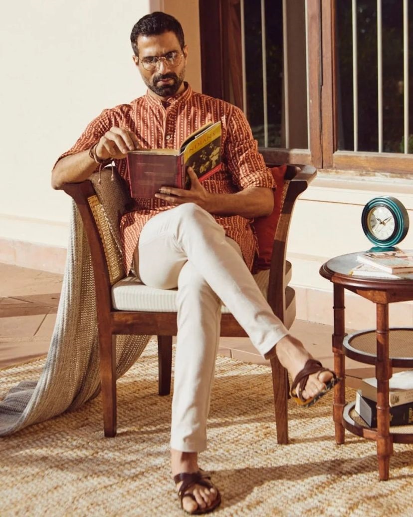 FabindiaMy's tweet photo. Redefining comfort with fab kurtas that are sure to get you brownie points! Kurtas crafted with traditional prints on light-weight fabrics, so you can work in complete comfort, from anywhere (and relax on weekends!)
#FabApparel #EverydayLiving #Cottons #SemiFormals #OOTD https://t.co/ED1l4WcVz2