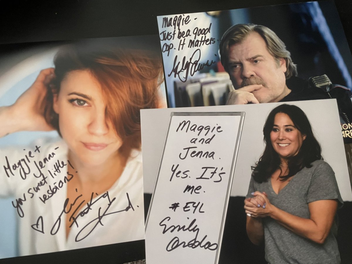 Magggerz's tweet photo. Also very much enjoyed meeting @gregisin @DaniKind and getting to remind @emtothea about meeting at clexacon in 2019 😂💙 wonderful human beings 🥰 https://t.co/kjHfAhQEE4