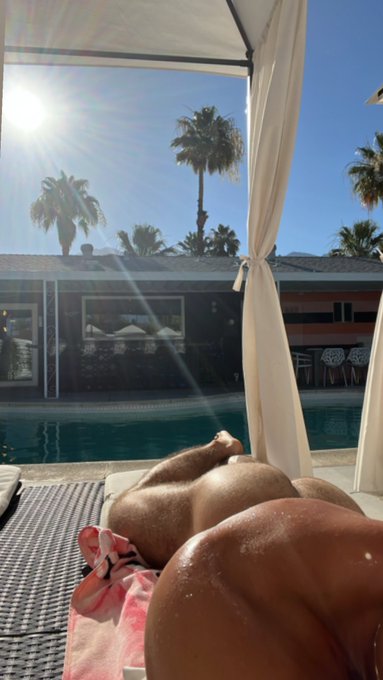 Palm Springing https://t.co/TmKhxGquHi<a href="/tag/onlyfans"class="tags"><span>#onlyfans</span></a>