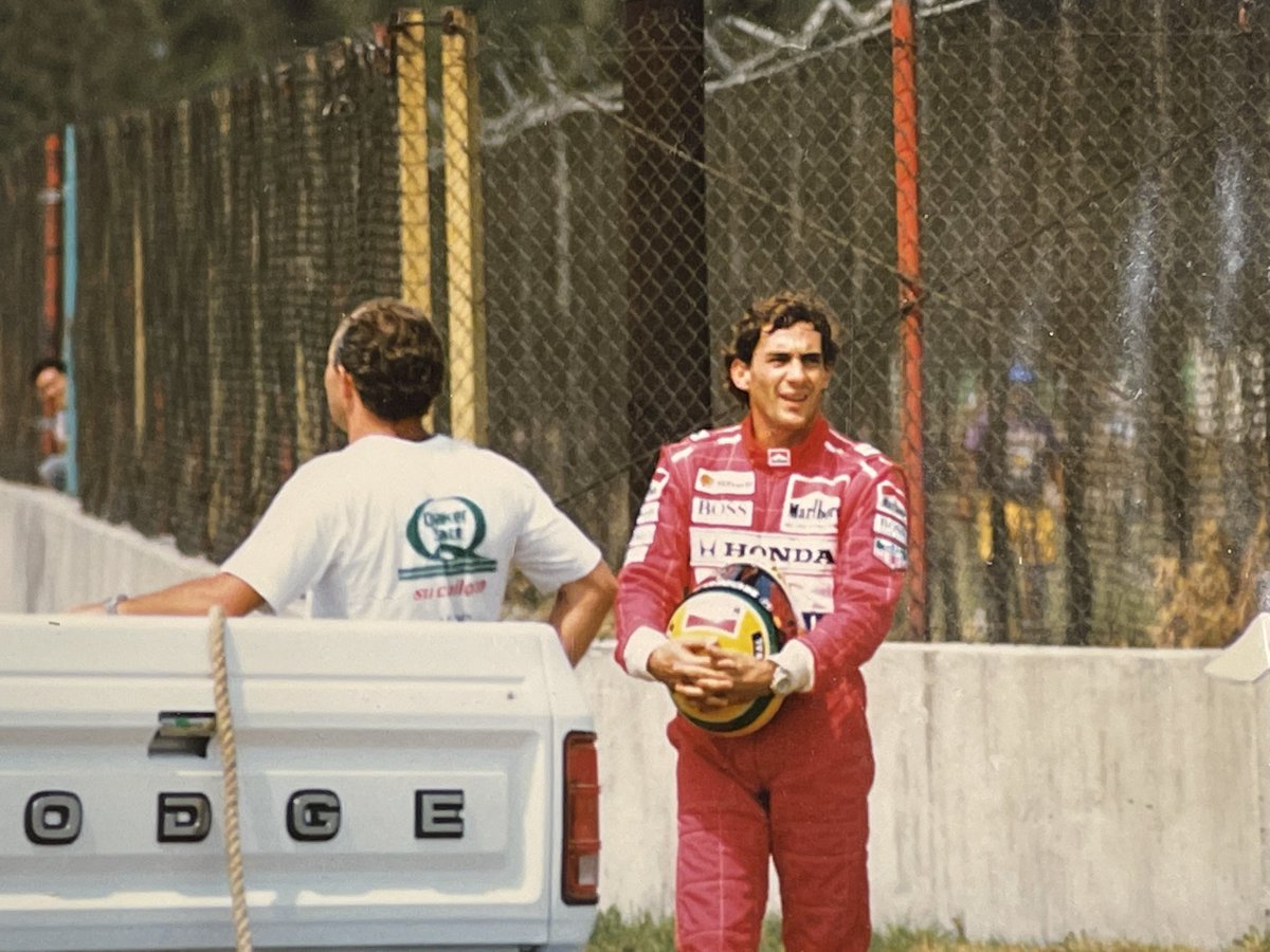 drpichel's tweet photo. @DrREpifanio @HelenPichel #Rebuscando en el album de fotos
Formula 1 - Temporada 1991:
Ayrton Senna: McLaren-Honda
Nigel Mansell: Williams-Renault
Michael Schumacher: Benneton-Ford https://t.co/pZEO7jntWe