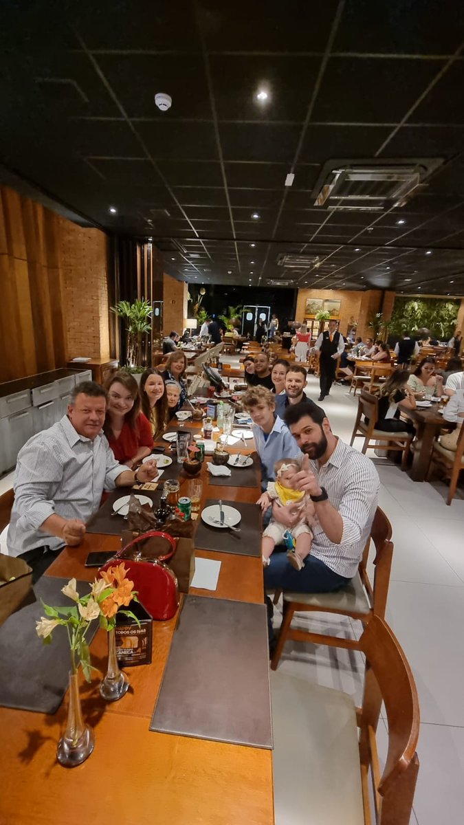 thiagobezerradf's tweet photo. Família! ❤️ https://t.co/cTByZknojP