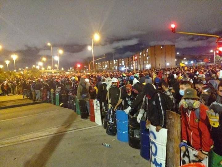 mlm_red's tweet image. El pueblo que manifestó su deseo de cambio en las urnas no puede renunciar a sus sueños ni abandonar el camino de la lucha. La mafia seguirá en el poder, los politiqueros corruptos en el gobierno y los explotadores haciendo lo suyo;por ello será necesario el levantamiento popular