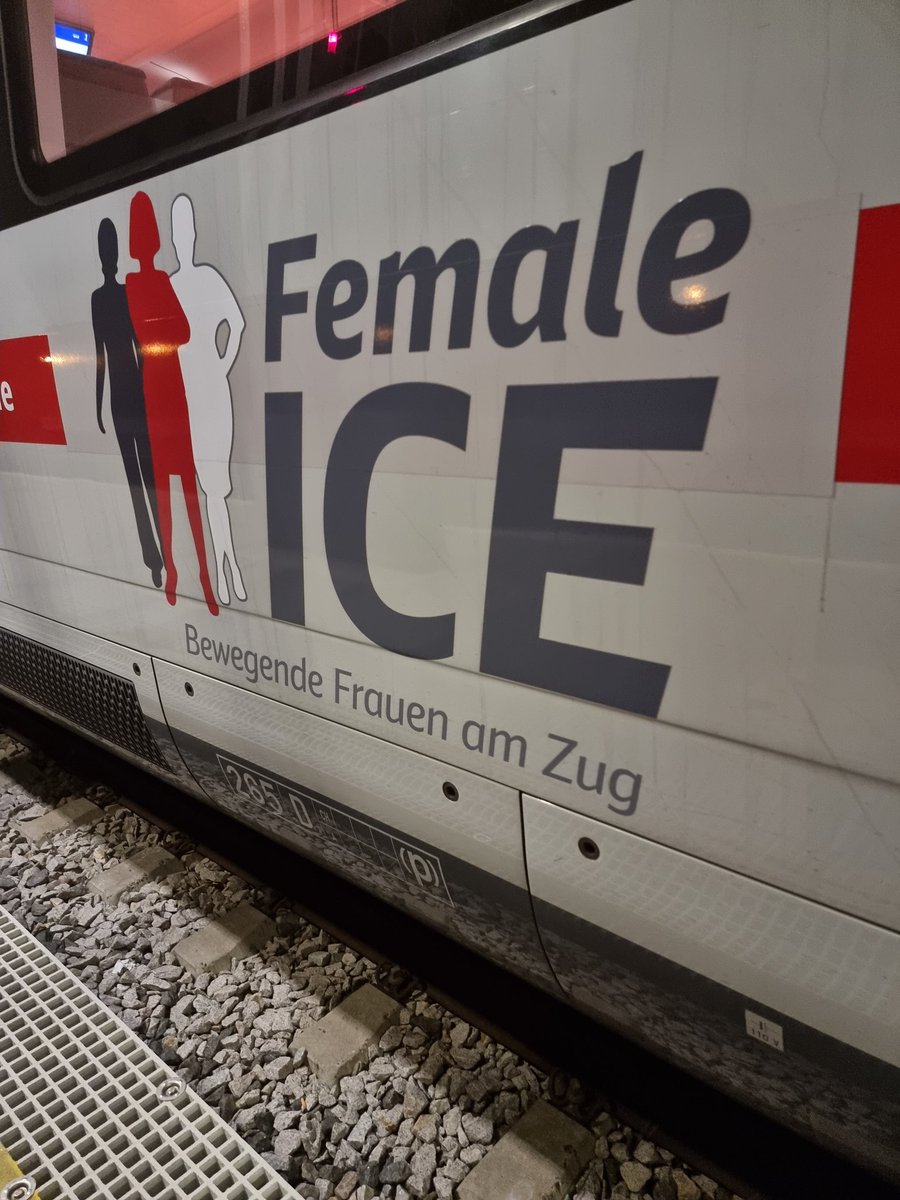 BummelCherry's tweet photo. Gleich gehts los mit dem #FemaleICE nach #UEI https://t.co/giYTODxIEQ