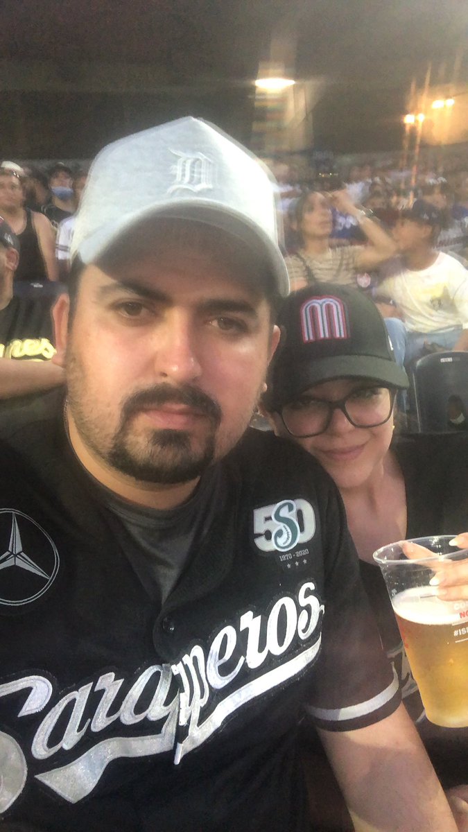 JCarralesGtz's tweet photo. Disfrutando con mi Esposa Mariana de la mejor Narración del juego de Estrellas #LMBxEspn @EitanBenezra @JESanchez_ESPN saludos desde la tierra de mis @OficialSarapero https://t.co/xux6AJ1JyC