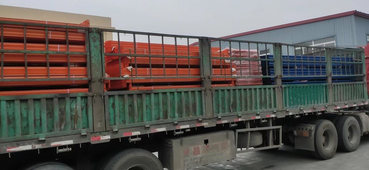 Delivery to HK client today, warehouse racks frames and metal decking delivery.