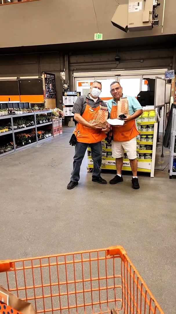 LucindaSweetBee's tweet photo. Happy Father’s Day to all of the dads at store 6637! 
Thank you for all that you do! 
@HeatherS_Tipton @GabrielBruns8 @SNOOPY40 https://t.co/SgfPMrgyYp