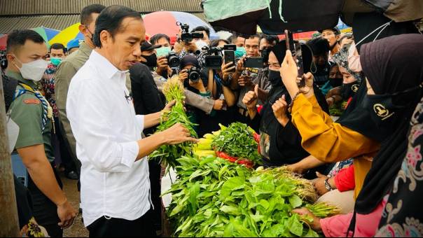 KompasTV's tweet photo. Survei Litbang Kompas, Masyarakat Semakin Tak Puas Terhadap Kinerja Pemerintah https://t.co/tmmOTeRab4 https://t.co/MNSVv9k73e