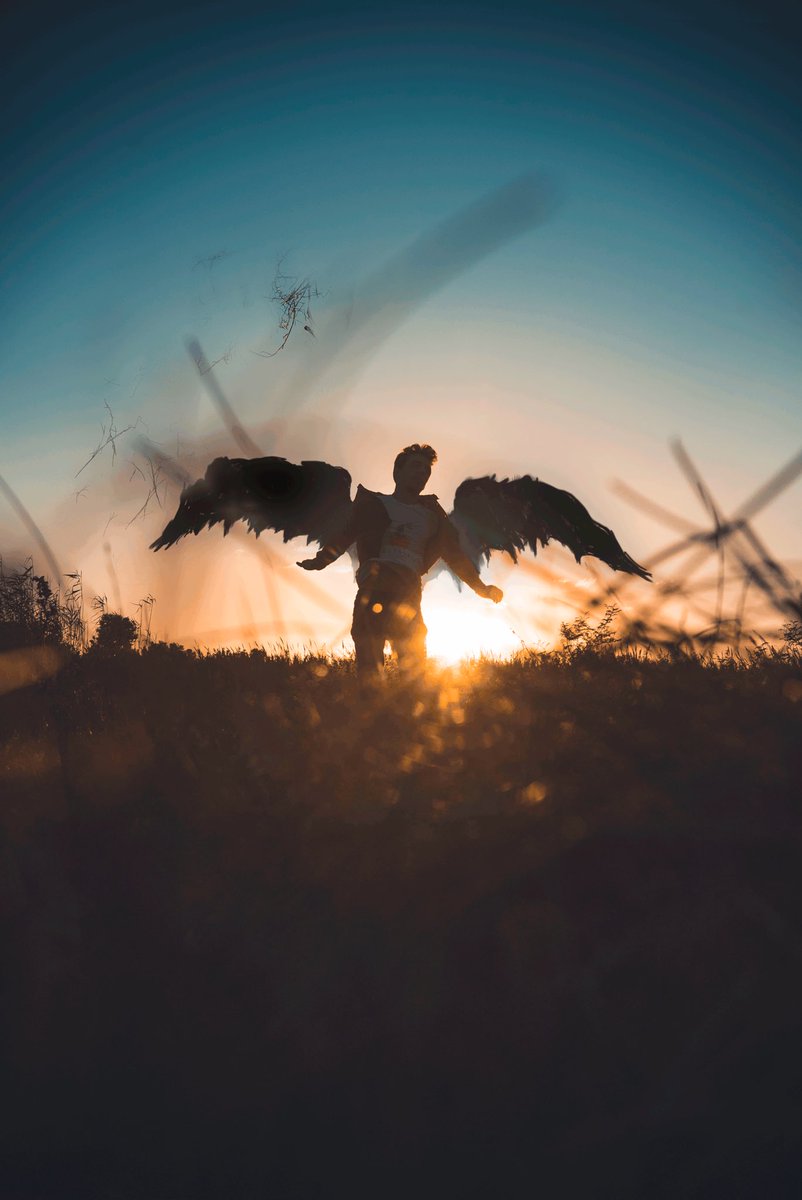 icocreative's tweet photo. “Fallen angel” - Picture with Digital painting combined
Will be soon an #nft #NFTCommumity #collction
Spread your wings👼 https://t.co/em57P9yhGj