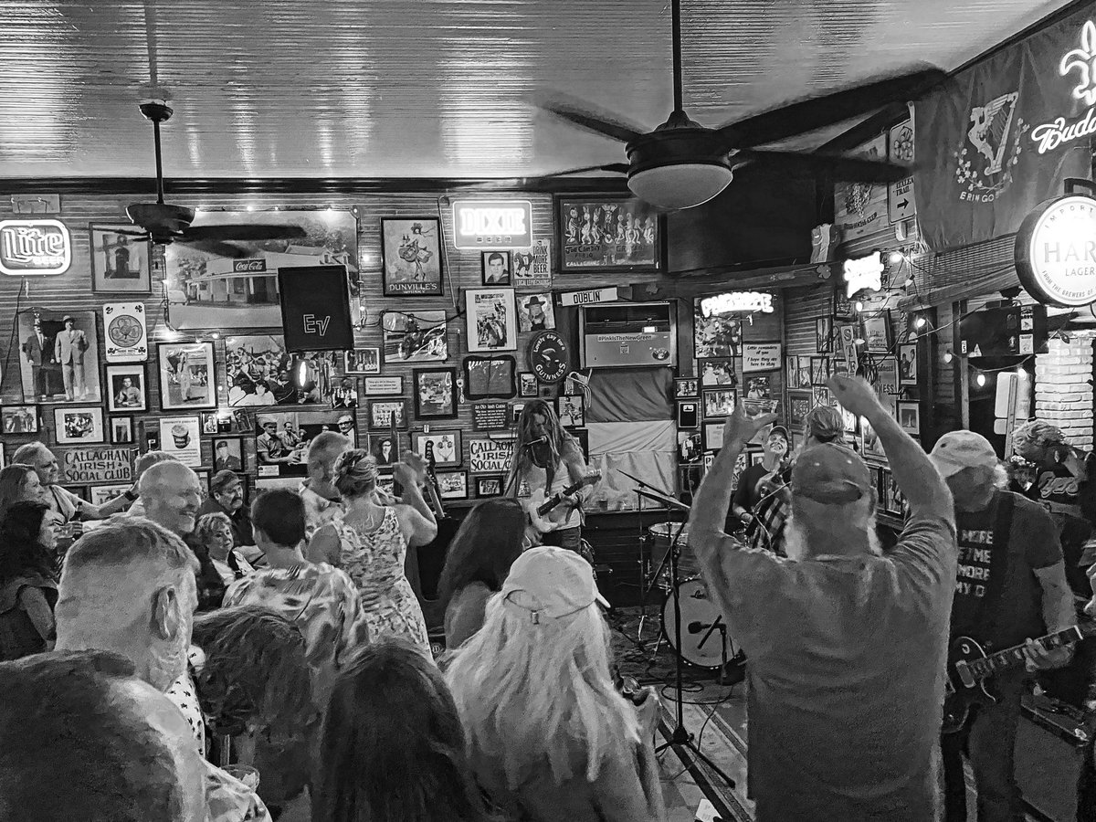 graysoncapps's tweet photo. Stumpknockers reunion show at @CallaghansISC !!
6.19.22 
.
.
#stumpknockers #callaghans #mobile #alabama 
📸 @Chad_Edwardz https://t.co/BA8MJZGCB6
