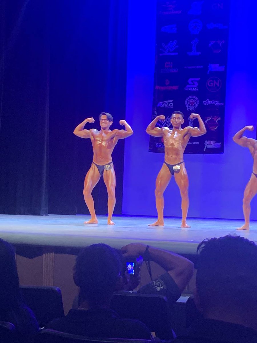 Charlie_GD's tweet photo. No puedo describir lo feliz que me siento con este logro, valió la pena cada entrenamiento, cada día siguiendo la dieta, la deshidratación y todo el esfuerzo.
- 2do lugar Men's Physique Principiantes.
- 3er lugar Absoluto Principiantes A. https://t.co/ggnnv17wX4