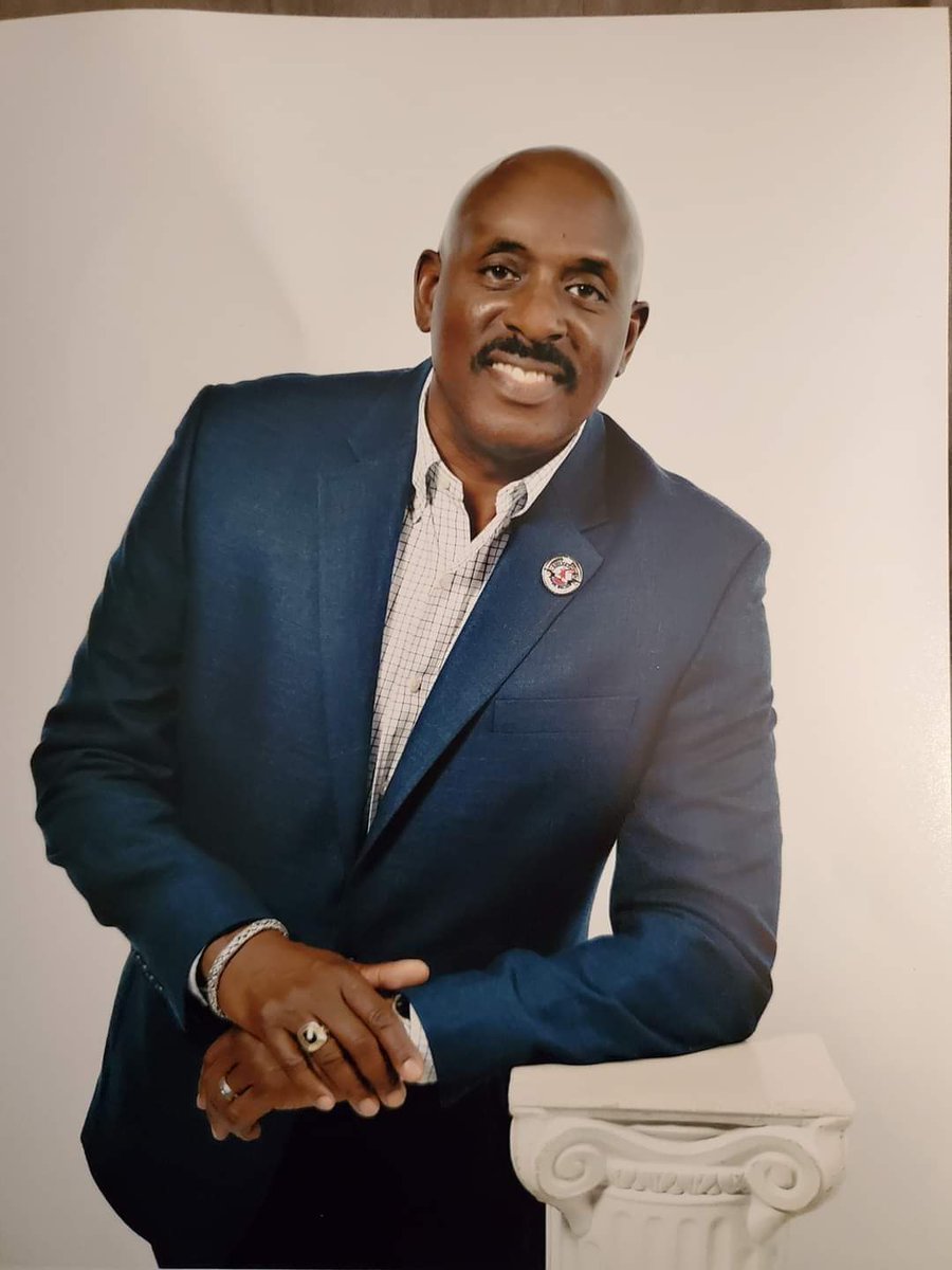 harrietroberson's tweet photo. Happy Father's Day Anthony Roberson, Sr. You are phenomenal husband, an amazing father to our children, granddaddy, brother, uncle, God father, cousin, mentor & friend.
Praying God's blessings over your life as you bless so many people. Love you Hubby #TeamRoberson https://t.co/YaaUmE36FN