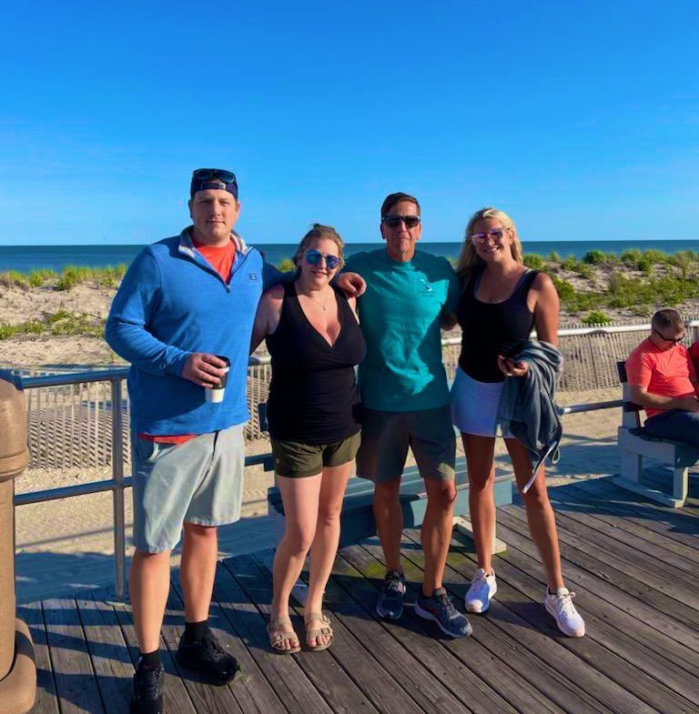 RachaelMatreale's tweet photo. Happy Father’s Day to the best dad of all time - you definitely deserve your own week or maybe even year, but a day will have to do😊🎉❤️ @jimmat19 https://t.co/QY4rwiIlMh