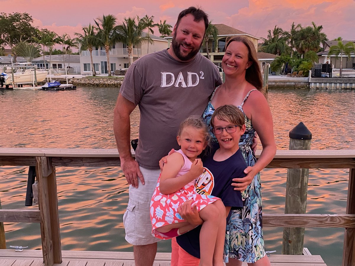 LadyBugLover29's tweet photo. Happy Father's Day to the guy who makes us laugh daily, treasure our time together, and love us unconditionally.  We love you @BoushellActor https://t.co/YGrQYetfe6