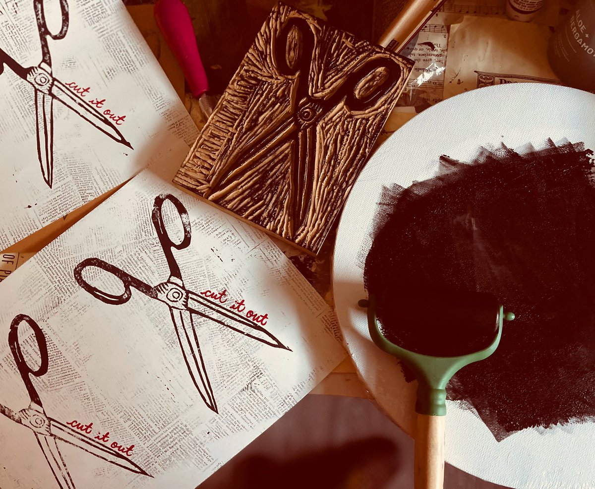 hphubbcraft's tweet photo. $10 hand carved scissor prints coming soon to an Etsy near you!!! ✂️✂️✂️✂️✂️✂️ https://t.co/9n0MwfOqcC
