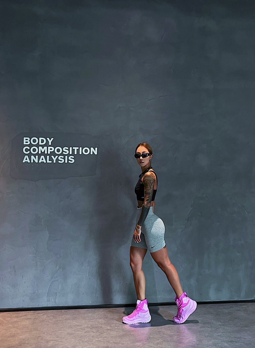 asweetkillerZ's tweet photo. keepfit 💪🏽 https://t.co/KFSaTSwxuF