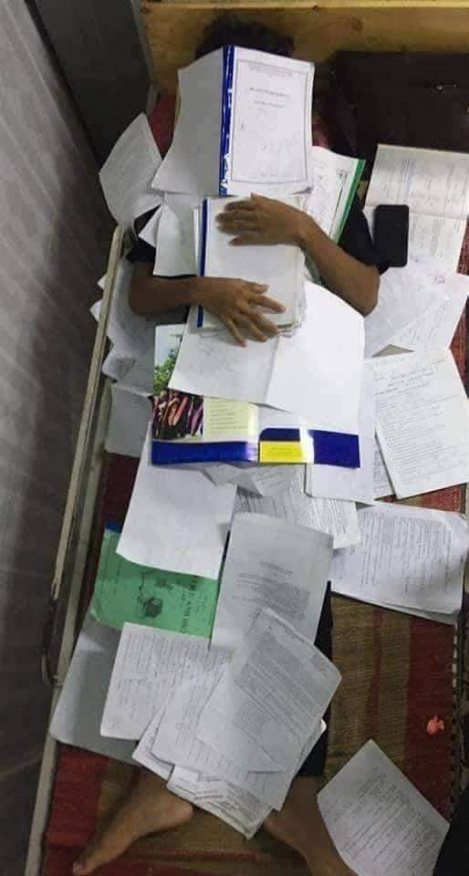 DigingoPR's tweet photo. - Last day before exam 😂😂

RT if you are Agree 😉😉 https://t.co/EYHhpJlEiu