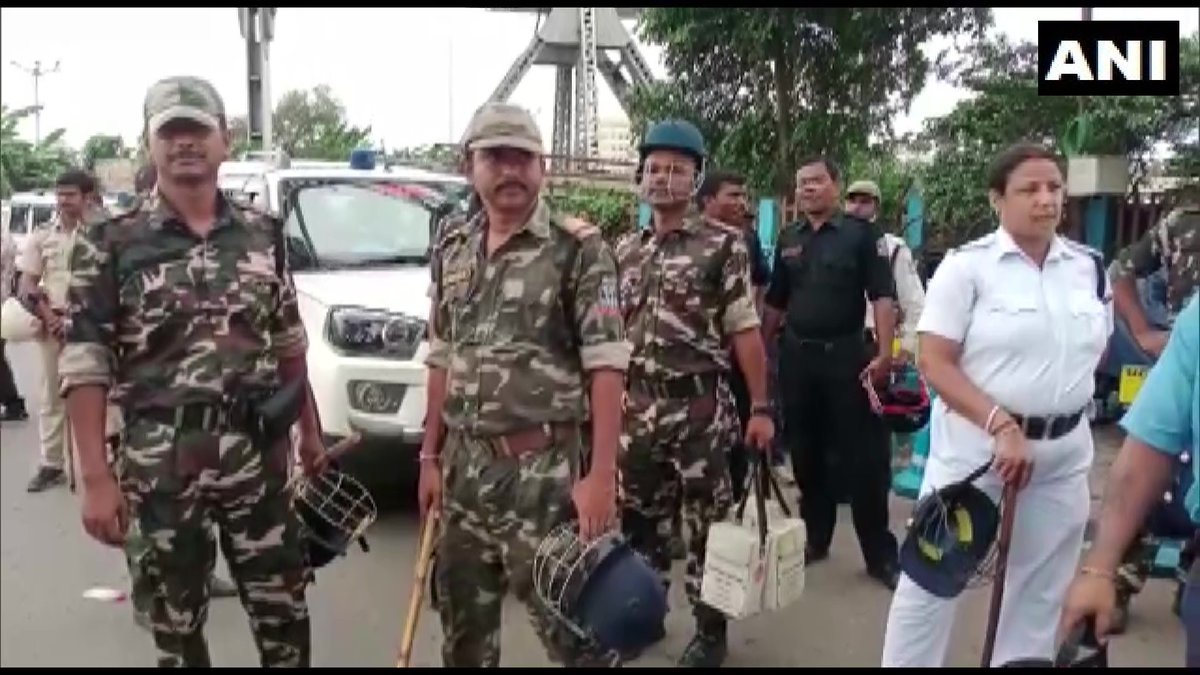 West Bengal | Security personnel deployed at Howrah Station, Howrah Bridge, Sant... - Kannada News