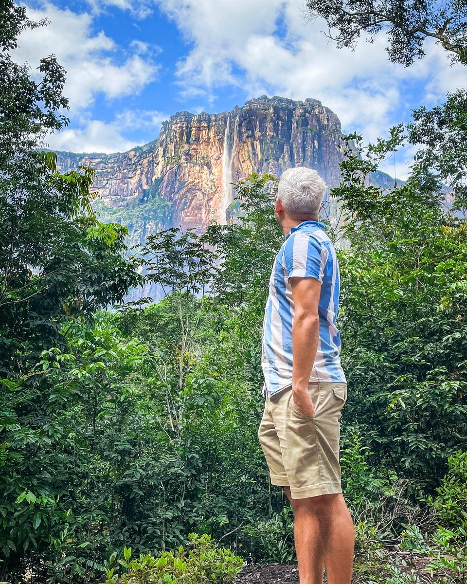 AlexTienda's tweet photo. Con casi 1 Km de altura (más del doble que las cataratas del Niágara), el Salto Ángel en Canaima, Venezuela 🇻🇪 es la cascada más alta del mundo! 🤯
⁠
Y como #DatoCurioso varias películas se han filmado o inspirado en ella! 

¿Conoces alguna? 😏 
COMENTA! 👇🏼🍿 https://t.co/4MDpdZhLxG