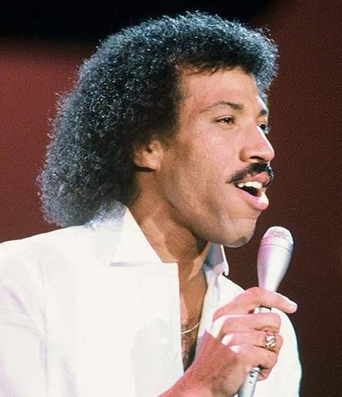 Happy birthday LIONEL RICHIE!
(June 20, 1949) 