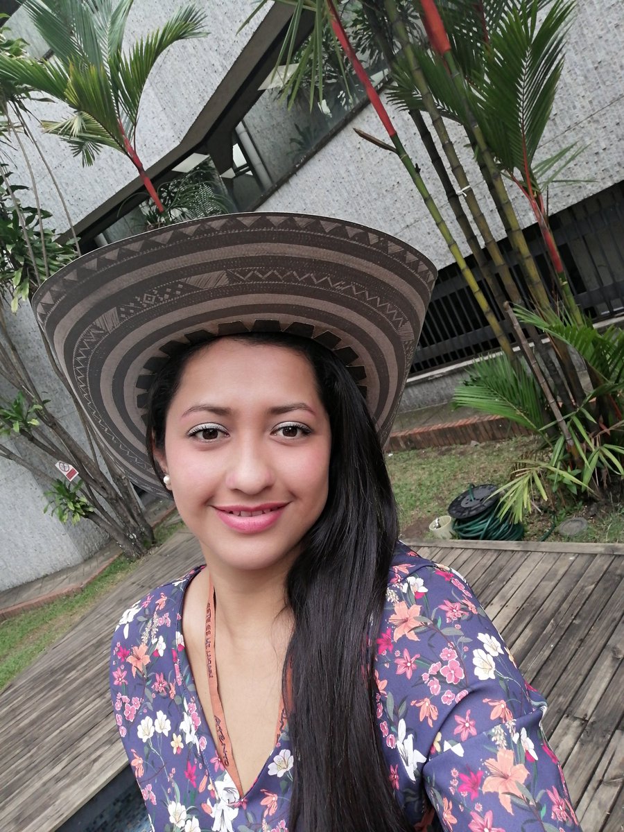Angelitamore3's tweet photo. 100 % colombiana... https://t.co/56tw59FezB