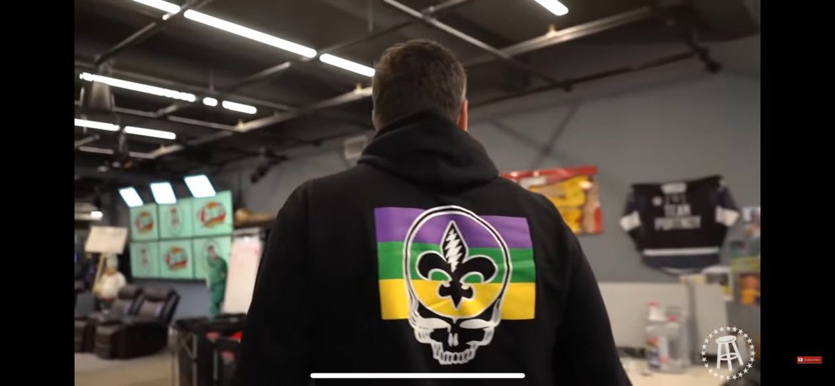karadean's tweet photo. @BarstoolBigCat hey! Where did you get this hoodie??? I need it!!! https://t.co/52b6EH3EF1