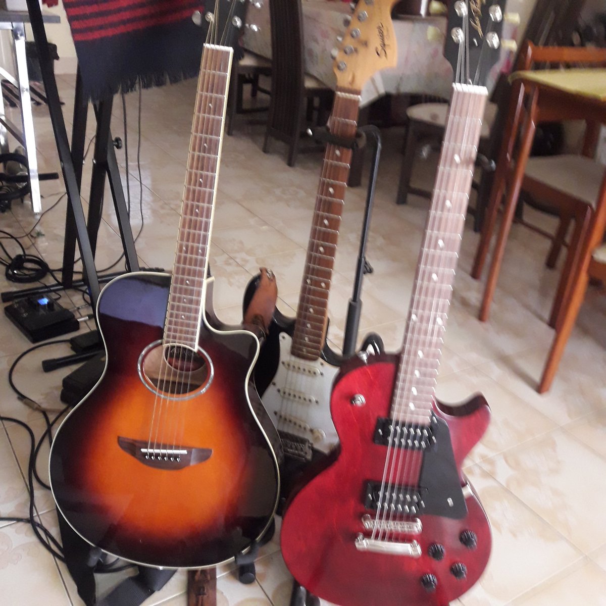 HAPPY FATHERS DAY to <a href="/Tomy_Gunn/">Tomy Gunn</a> 
He celebrates with a new Gibson Les Paul  #wowsblitz