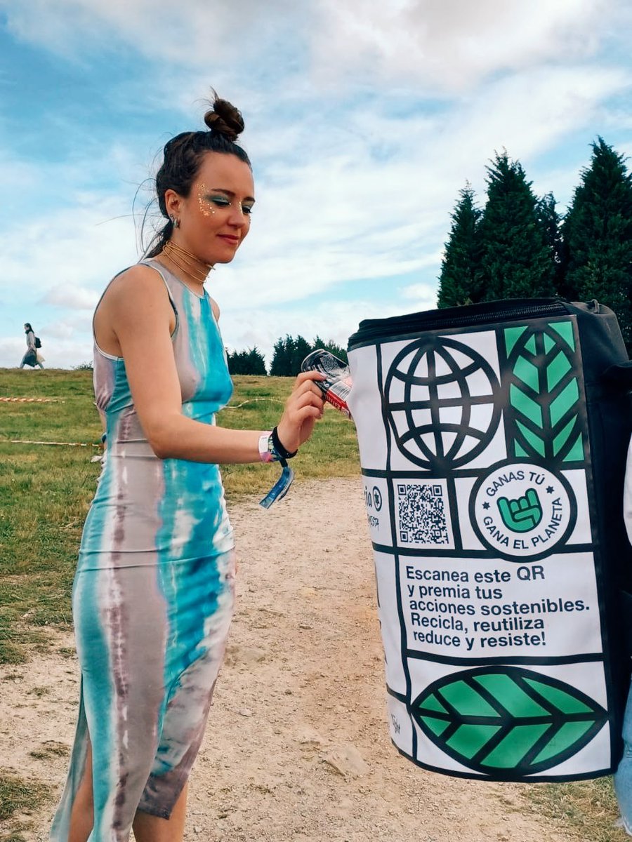 cadalatacuenta's tweet photo. 🍃NEW LIFE
Nuestras mochilas se han cargado de latas de bebidas en el @osondocamino y es que… ¡Un festival sostenible es posible! 🙌🙌🙌🙌
¡Gracias a todxs! Con @estrellagalicia + @liight_es + @wesustainability 💥💥💥
#OSonDoCamiño #Xacobeo #CadaLataCuenta #Pixelata #DarALata https://t.co/k4tbbj9Slp