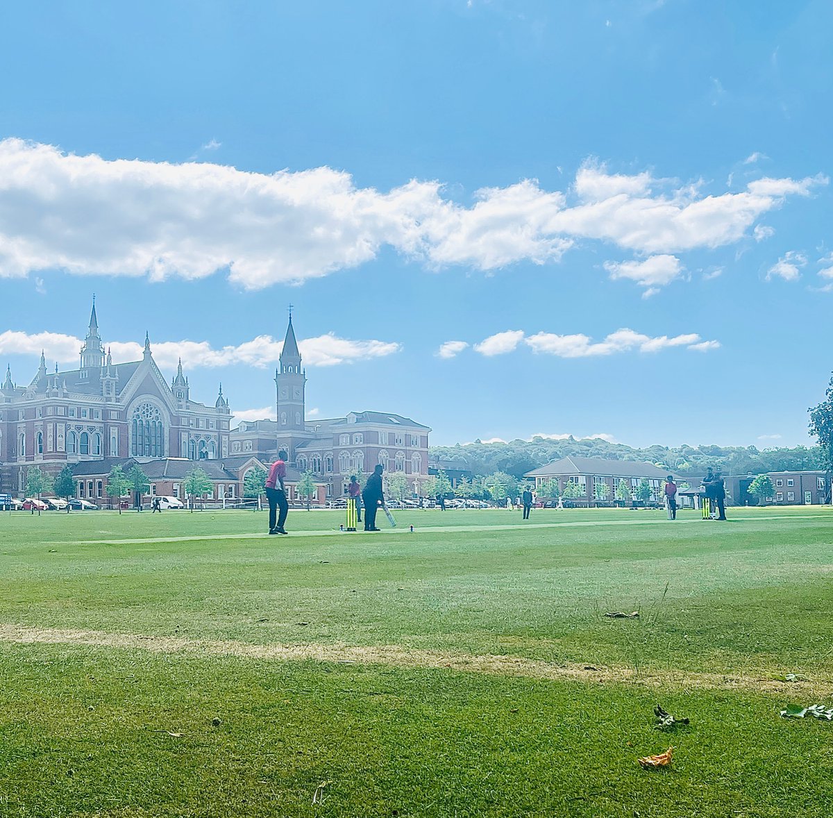 Yr7 boys enjoying their first cricket lesson of the term this morning <a href="/DulwichCollege/">Dulwich College</a> 🏏🏏🏏