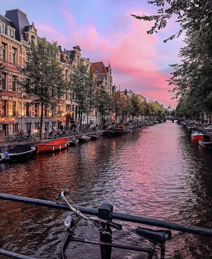 W0rld2026's tweet photo. Amsterdam https://t.co/CER1gy8MfV