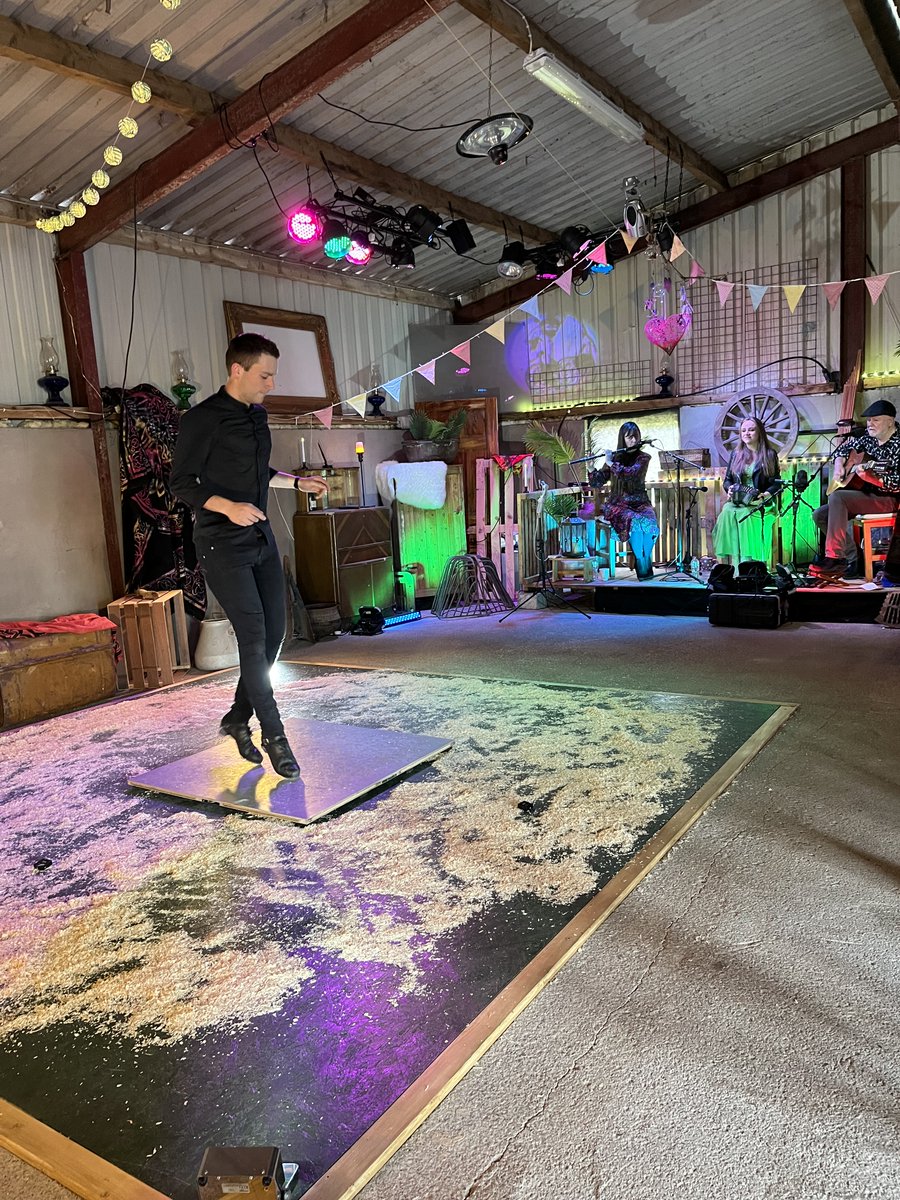 cuanseries's tweet photo. Fantastic gigs yesterday fab music &amp; song from Gerry O’Beirne, Caroline Keane &amp; Teresa Horgan. Maggie Breen brought us powerful poetry &amp; 5-time World Champion dancer David Geaney brought concert/ festival to phenomenal close.missed it? watch back only €5 https://t.co/pAkHkusUzU https://t.co/HIptwQdOz6