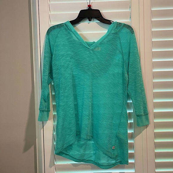 gain_mo's tweet photo. So good I had to share! Check out all the items I'm loving on @Poshmarkapp #poshmark #fashion #style #shopmycloset #pinkvictoriassecret #gillyhicks #hollister: https://t.co/Z0sQjV7ncf https://t.co/H6ccDpr53v