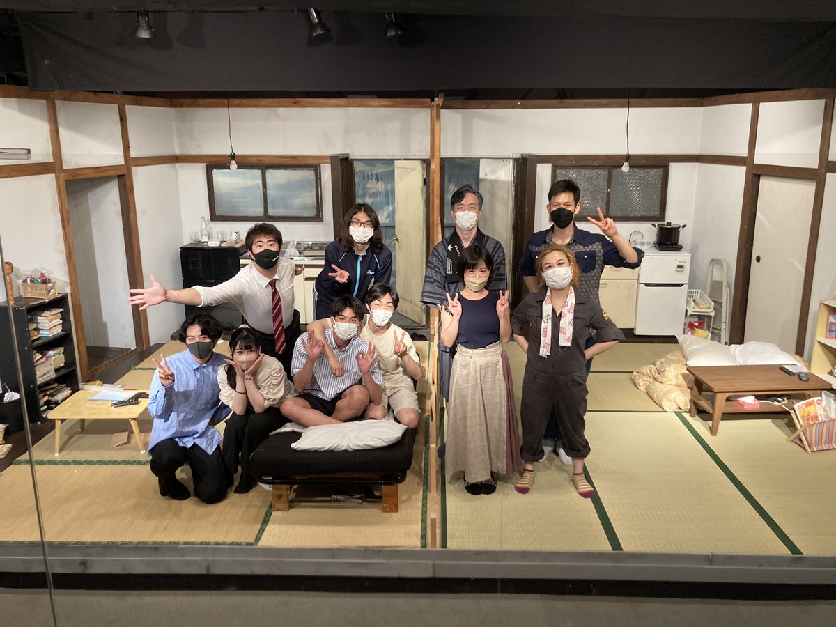 _mikiyuika_'s tweet photo. #解体OK2022 A班千秋楽🎉
手バッシバシして大爆笑しました🤣💗
顔馴染みのみなさんのあんなシーンやこんなシーン気まずすぎて！目かっぴらいて観ましたが👀！！
スピード感がある上にばっちばちのコメディだったのであっという間でした、、
お写真もありがとうございます！
お疲れ様でした🙌🏻🎉 https://t.co/xJNnZg3aNf