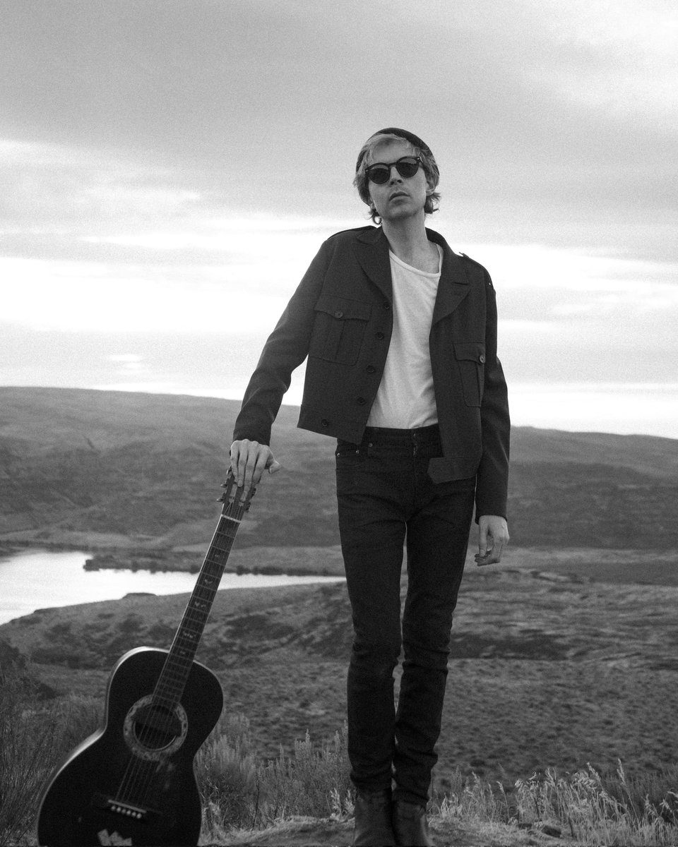 Beck - New Pollution (Official Video)

▶️ Video: youtu.be/uxugaMpt1vU