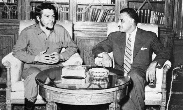 #Hoy en la historia:Durante una visita oficial a la República Arabe Unida (hoy Egipto) en 1959, el Comandante Ernesto Che Guevara y visita el monumento a los mártires en Port Said, q recuerda a los caídos durante la invasión anglo-franco-israelí de 1956. 
#CubaViveEnSuHistoria