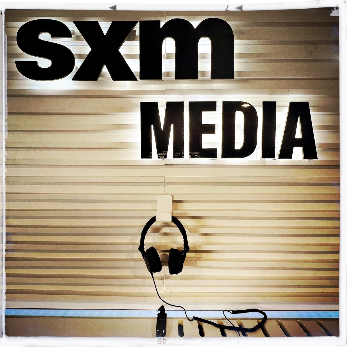 audioalchemist_'s tweet photo. bonjour, cannes!
the @Sxmmediagroup #HomeOfAudio is ready to welcome you!
next to the palais along the beach, we’ve planned a week of sound thinking, sound experiences, and sound fun to share with you. join us!
#CannesLions2022
https://t.co/6IOprOg3Rm https://t.co/EvjMu55LJg