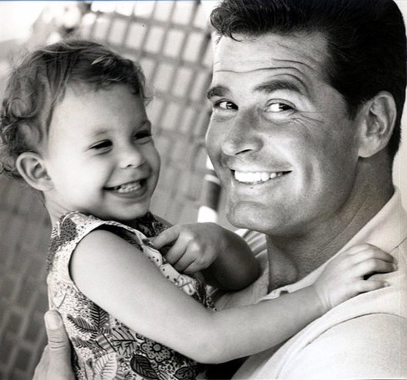 mjbyers333's tweet photo. @MavrocksGirl One of my favorites, Gigi..! π #HappyFathersDay Jimmy! #RIPJamesGarner π Godspeed https://t.co/rW3ibuu8Cp