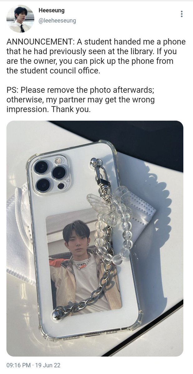 heejkls's tweet photo. Phone Case
heejake mini au wherein

Jāke lost his phone, which had a photo of student council president Lēe Hēeseung on its phone case.

01 https://t.co/pJ87Xy8Vf3