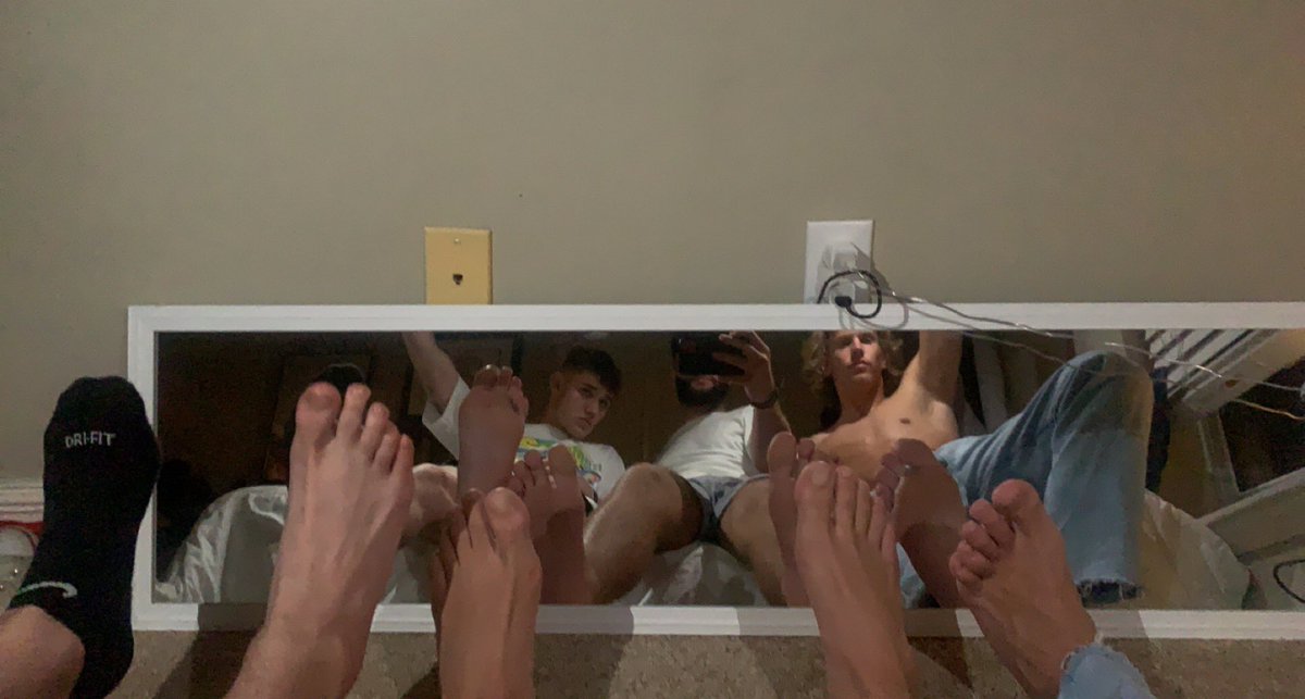 doing skype sessions, customs get at us we don’t disappoint <a href="/alphajess3/">KING JESS</a> @SauceCinco