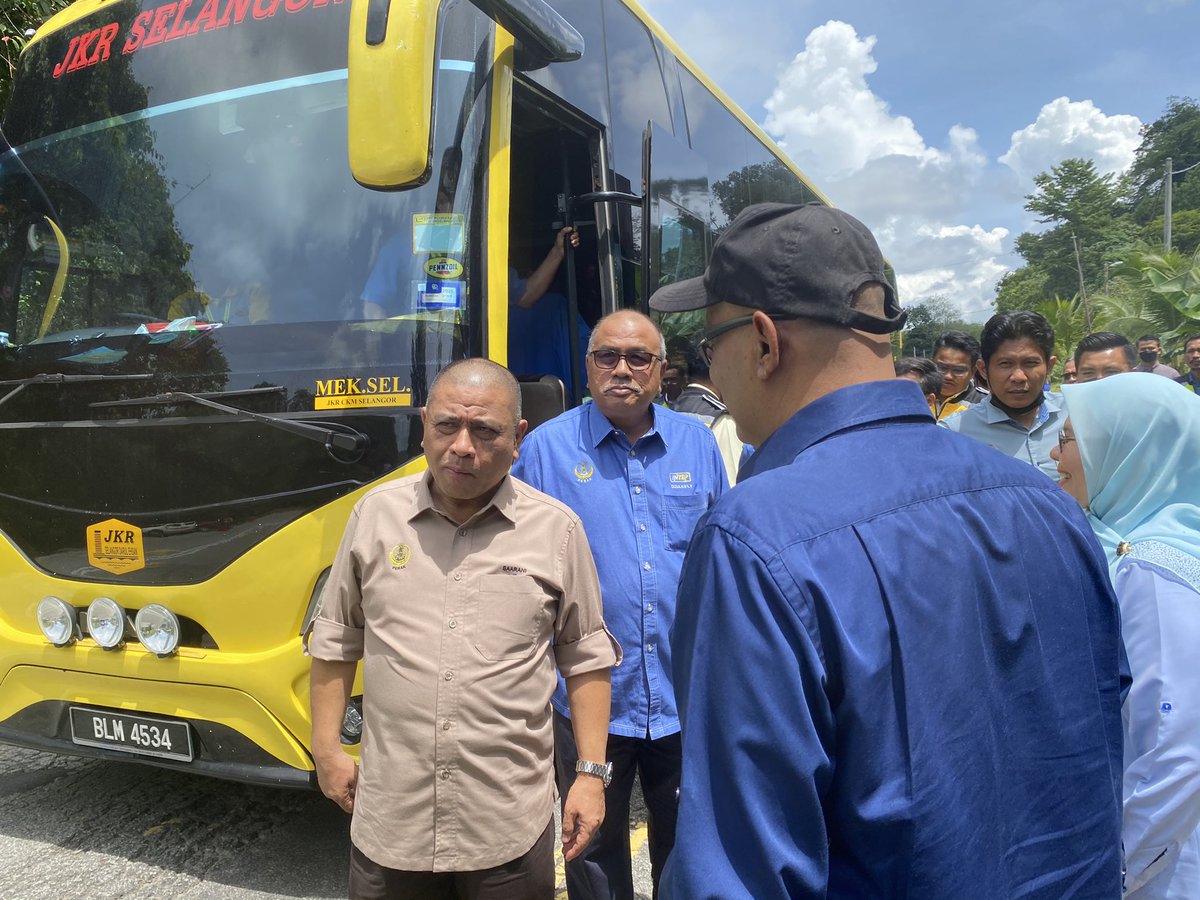 noreha mohd (@norehamohd) on Twitter photo YAB MB Perak DS <a href="/saaranimohamad/">saaranimohamad</a> YBMK @MOWorks <a href="/PetraJayaMP/">Fadillah Yusof ๐ฒ๐พ</a> KPKR <a href="/JKRMalaysia/">JKR Malaysia</a> <a href="/IrZulkefly/">Mohd Zulkefly S</a> meninjau aduan jalan rosak di laluan Jalan Persekutuan FT004 Gerik - Jeli <a href="/JKRPERAK/">JKR PERAK</a> <a href="/JKRHuPk/">JKR Hulu Perak</a> <a href="/irahmadredza/">Ahmad Redza Ghulam</a> <a href="/RakanKKR_/">Rakan KKR Malaysia</a> <a href="/zahrul98/">zahrul98</a> YAB MB Perak DS <a href="/saaranimohamad/">saaranimohamad</a> YBMK @MOWorks <a href="/PetraJayaMP/">Fadillah Yusof ๐ฒ๐พ</a> KPKR <a href="/JKRMalaysia/">JKR Malaysia</a> <a href="/IrZulkefly/">Mohd Zulkefly S</a> meninjau aduan jalan rosak di laluan Jalan Persekutuan FT004 Gerik - Jeli <a href="/JKRPERAK/">JKR PERAK</a> <a href="/JKRHuPk/">JKR Hulu Perak</a> <a href="/irahmadredza/">Ahmad Redza Ghulam</a> <a href="/RakanKKR_/">Rakan KKR Malaysia</a> <a href="/zahrul98/">zahrul98</a>