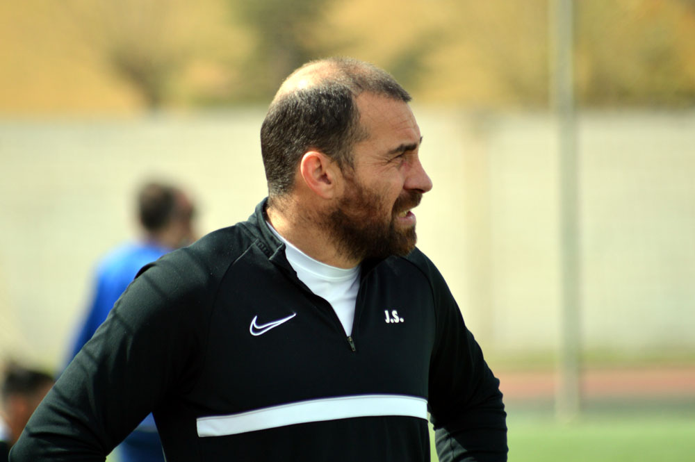 SÉNIOR | Jesús Sierra, entrenador de nuesto equipo esta última temporada y media, no continuará con nosotros la próxima campaña. 

➡️ Le deseanos toda la suerte en su futura etapa tanto profesional como personal

⚪️🟢 Gracias Jesús

#AtarfeEsBlanquiverde
#Atarfe
#DivisiónDeHonor