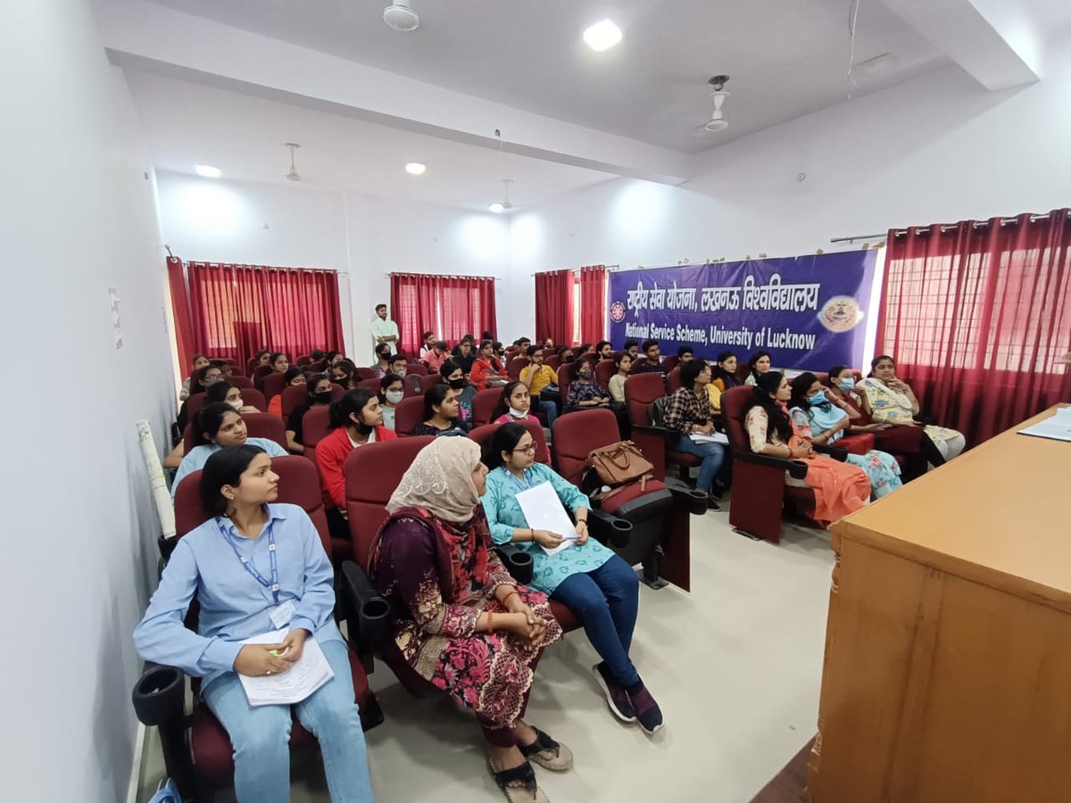 Mohini_Gautam1's tweet photo. Oral Hygiene Awareness Session organised by Youth Counselling Health Centre (Q-Club) @lkouniv
@SocialWork_UoL @SIFPSA
#campustocommunity
@profalokkumar
@dswlkouniv @RakeshdwivediDr https://t.co/L1ma9KHGT1